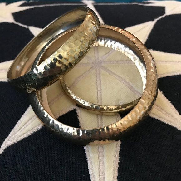 Set of three gold bangle type bracelets - Picture 2 of 3